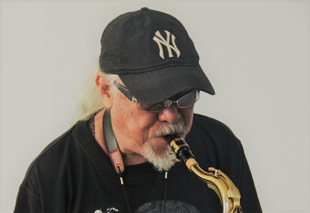 范圣琦老師薩克斯獨奏 范圣琦老師薩克斯獨奏