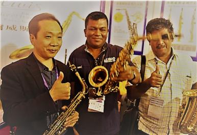 [布魯克斯]薩克斯薩手展會(huì)演奏杰爾威斯