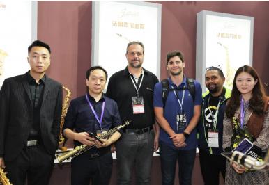 眾多國(guó)外薩克斯大師試音杰爾威斯